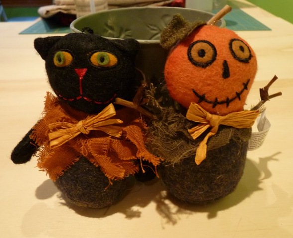 [black cat & pumpkin man[2].jpg]