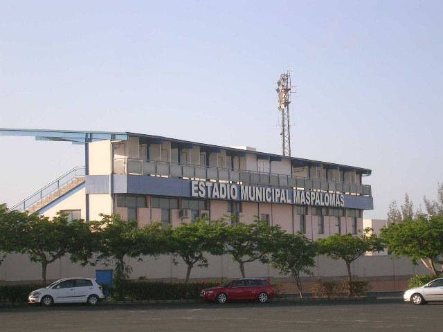 [oficinas estadio maspalomas_640x480[3].jpg]