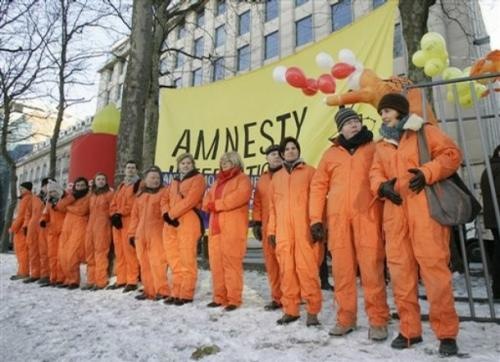 [gitmo-protest-amnesty-international_preview[8].jpg]