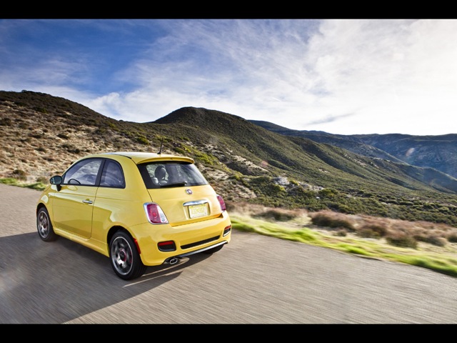 [2012-Fiat-500-Yellow-Rear-Angle-Speed-1280x960[2].jpg]