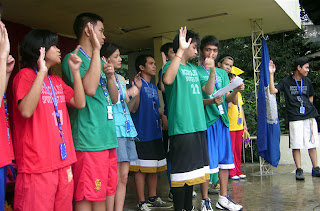 Mark Sampang leads oath of sportsmanship.