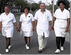 (5) médicos cubanos