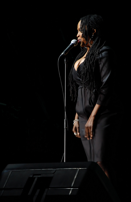 [Image: singer.jpg]