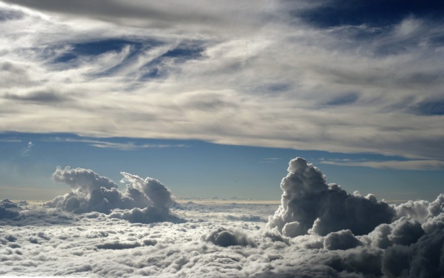 [abovewhitecloudswallpapers_13008_144[1].jpg]