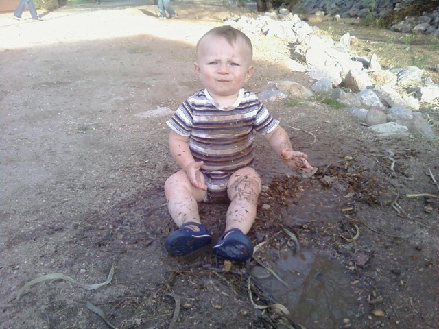 [Cody in mud[3].jpg]