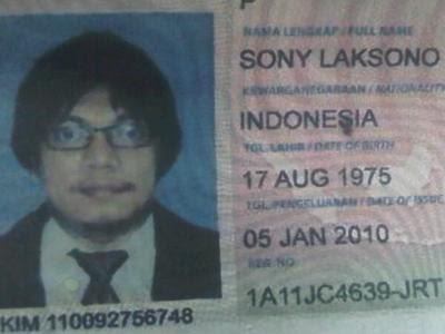 Foto Paspor Sony Laksono mirip Gayus (dennyindrayana) on Twitter Foto Paspor Sony Laksono mirip Gayus (dennyindrayana) on Twitter