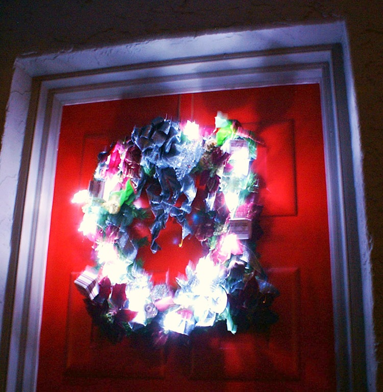 [Maggielamarre-12daysofchriwreath[5].jpg]
