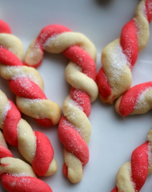 [candy-cane-cookies-25.jpg]
