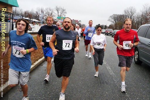 Runners at the 2009 Lisa's LCA 5K in Lowell, MA. (see more race photos at runwithKen.com)