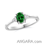 Oval-Colombian-Emerald-and-Diamond-Ring-in-Platinum-(6X4-mm)_