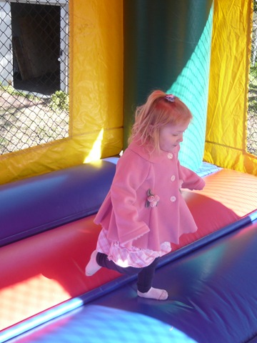 [bounce[24].jpg]