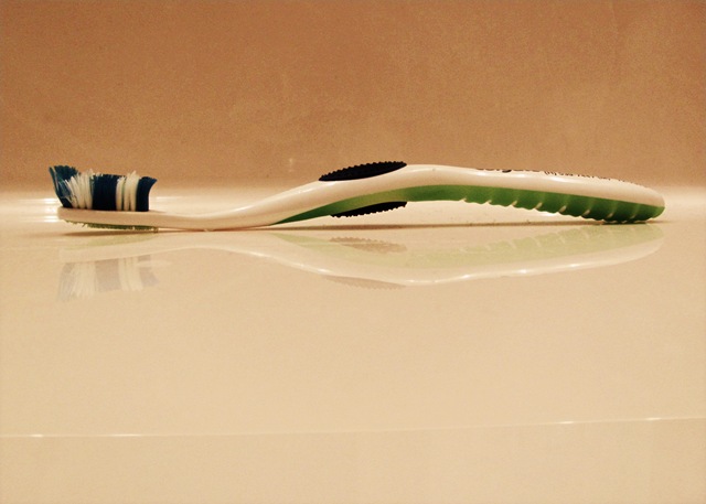 [toothbrush-1[4].jpg]