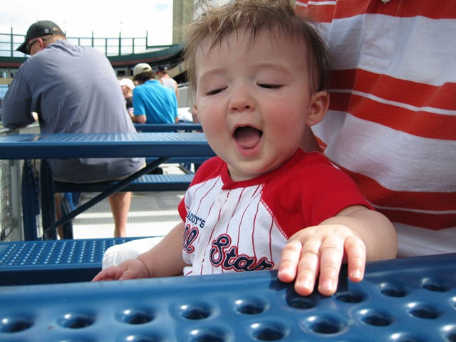 [2010-07-25 Riley at the Aces Game (6)[4].jpg]