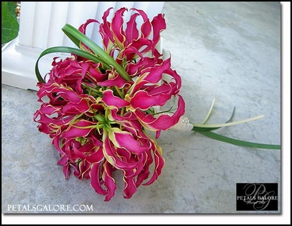 bouquet-126-lg petals galore