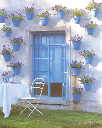 [gt059_paintpots01_xlmarthastewart5.jpg]