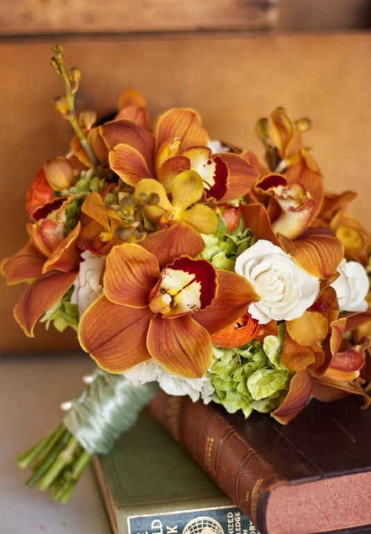 [books-orange_and_green_bouquet-712x1[2].jpg]