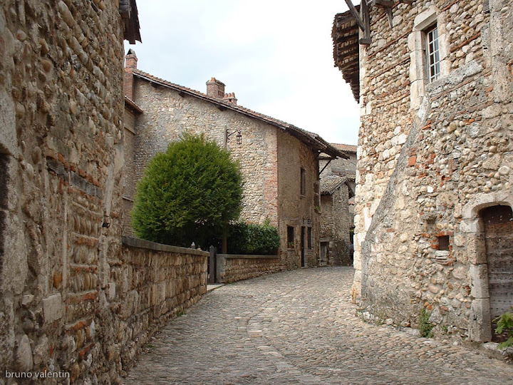 Pérouges