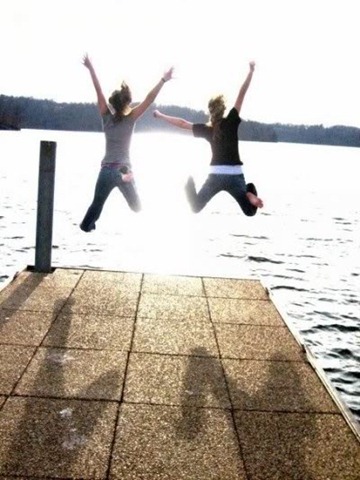 [Friends Jump[4].jpg]