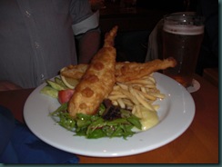 Självklart fish & chips som första middag.