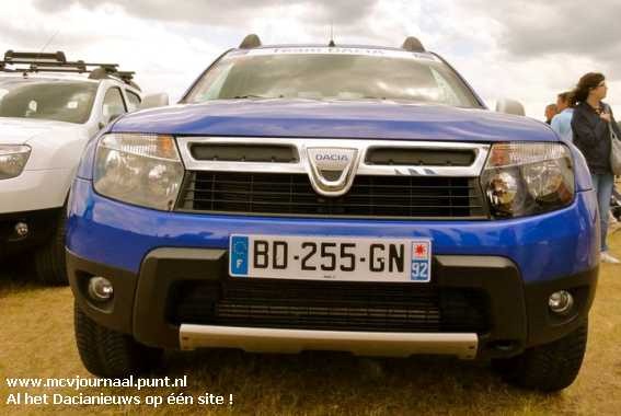 [Grand pique-nique Dacia 2011 11[4].jpg]