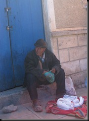 Old guy with coca leaves