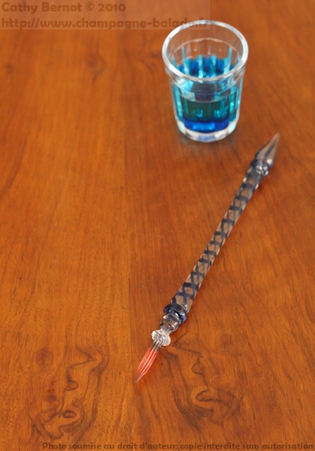 Plume en verre soufflé encre bleue Plume en verre soufflé encre bleue