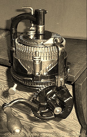 [V-cam open with pivoting side cams[22].jpg]