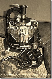 V-cam open with pivoting side cams