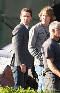 Transformers3 ภาพ Shia และ Rosie จากการถ่ายทำใน LA Transformers3 ภาพ Shia และ Rosie จากการถ่ายทำใน LA