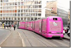 hello-kitty-tram-1
