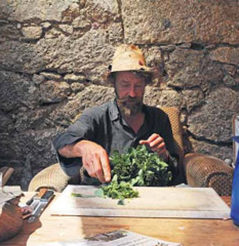 [cortando legumes mount of oaks[5].jpg]