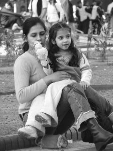 [familia monoparental mother and daughter[4].jpg]