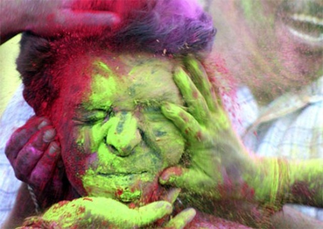 [holi-festival-das-cores-india[5].jpg]
