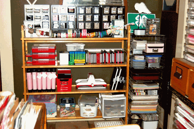 [scraproom-maple-shelves[8].gif]