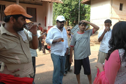 pancharangi kannada film review, yogarajbhat