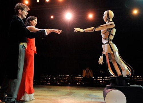 Robots_Barnabe_Theatre