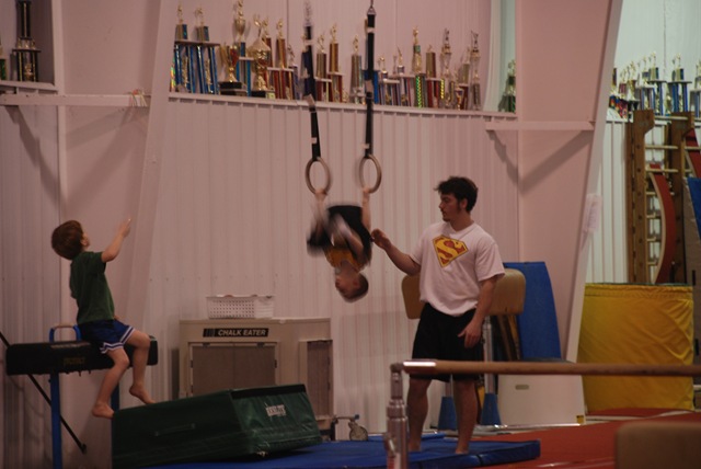[2009 gymnastics040[2].jpg]