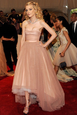 [Met gala Jessica Stam Tommy Hilfiger[1].jpg]