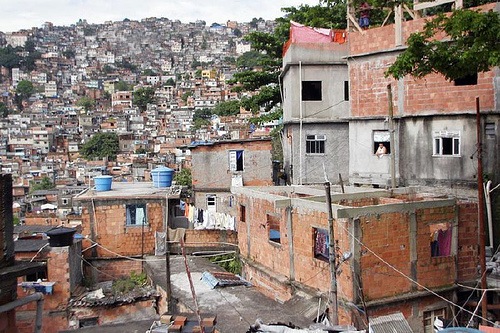 [favela13[3].jpg]