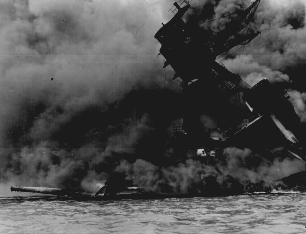 [USS ARIZONA burning Pearl Harbor[3].jpg]