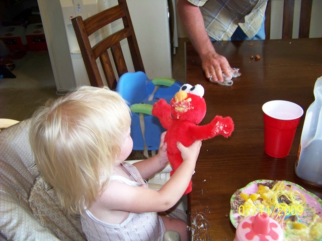 [elmo 001[2].jpg]