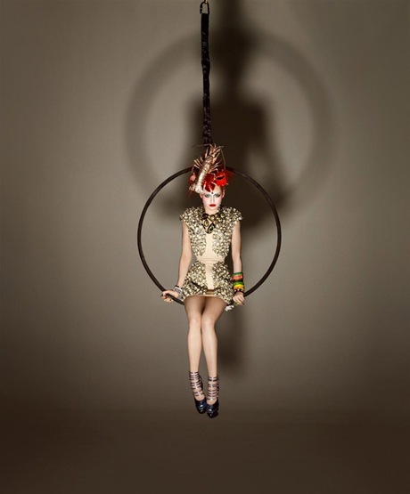 Sasha Pivovarova - Circus Editorial 7