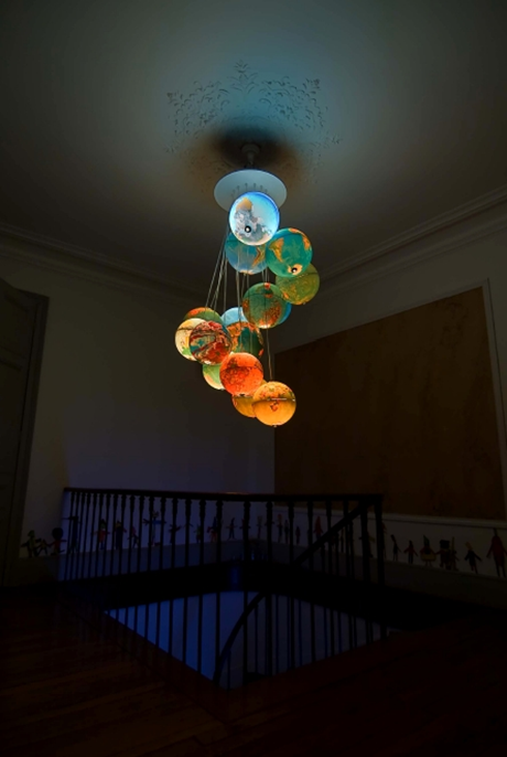 Globe Chandelier - Benoit Vieubled