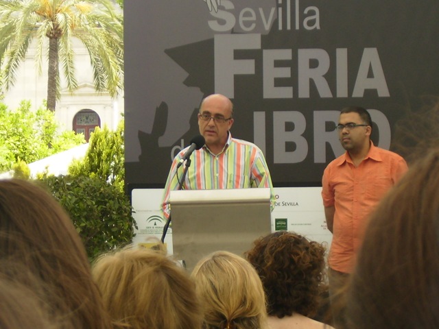 [Carlos Blanco Sánchez. Feria Libro. Sevilla Plumier de Versos.[2].jpg]