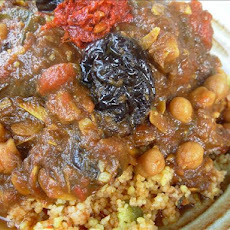 L'ham Lahlou - Algerian / North African Sweet Lamb Dish.