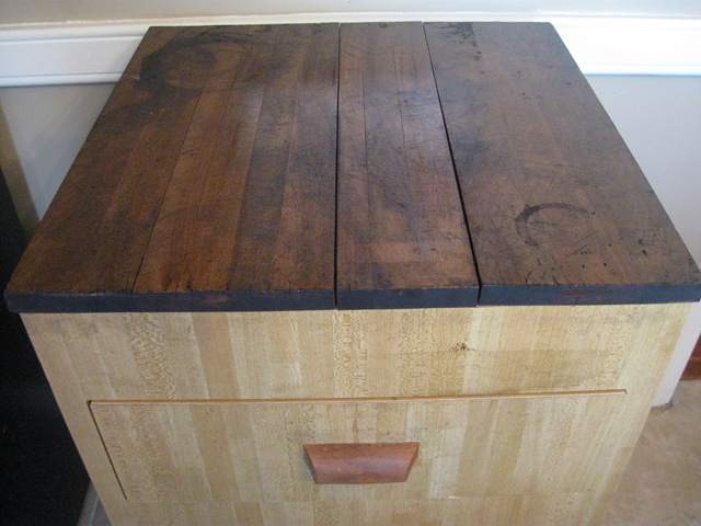 [butcher block table and bw pictures 005[4].jpg]