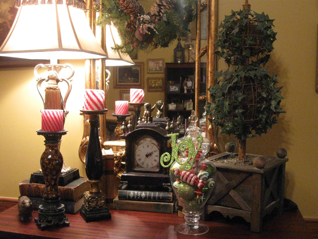 [christmas mantle 2010 026[5].jpg]