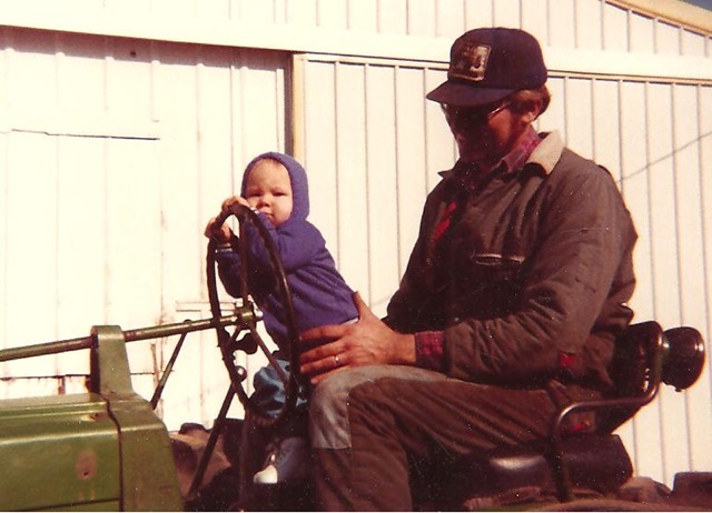 [Luke-baby tractor 001[4].jpg]
