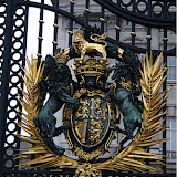  &ndash; Puertas de palacio