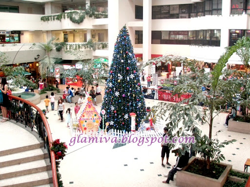 christmas tree with cute candy house in centre point kota kinabalu sabah